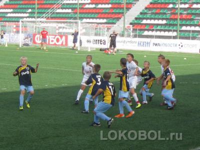 lokomotiv-salut_7082011_04.jpg